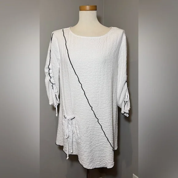 ALI MILES Asymmetrical Tunic Blouse w/ Contrasting Detail WHITE-BLACK / MEDIUM - Picture 2 of 13
